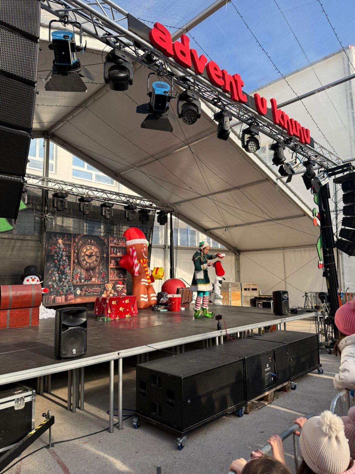 Advent u punom sjaju: Najmlađi dočekali Dječju Novu godinu, večeras nastup Ivane Orlić i benda