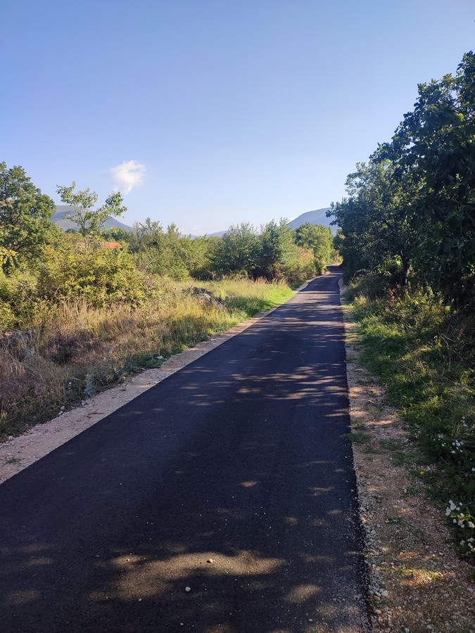 Asfaltiranje nerazvrstanih cesta na području grada Knina i pripadajućih naselja
