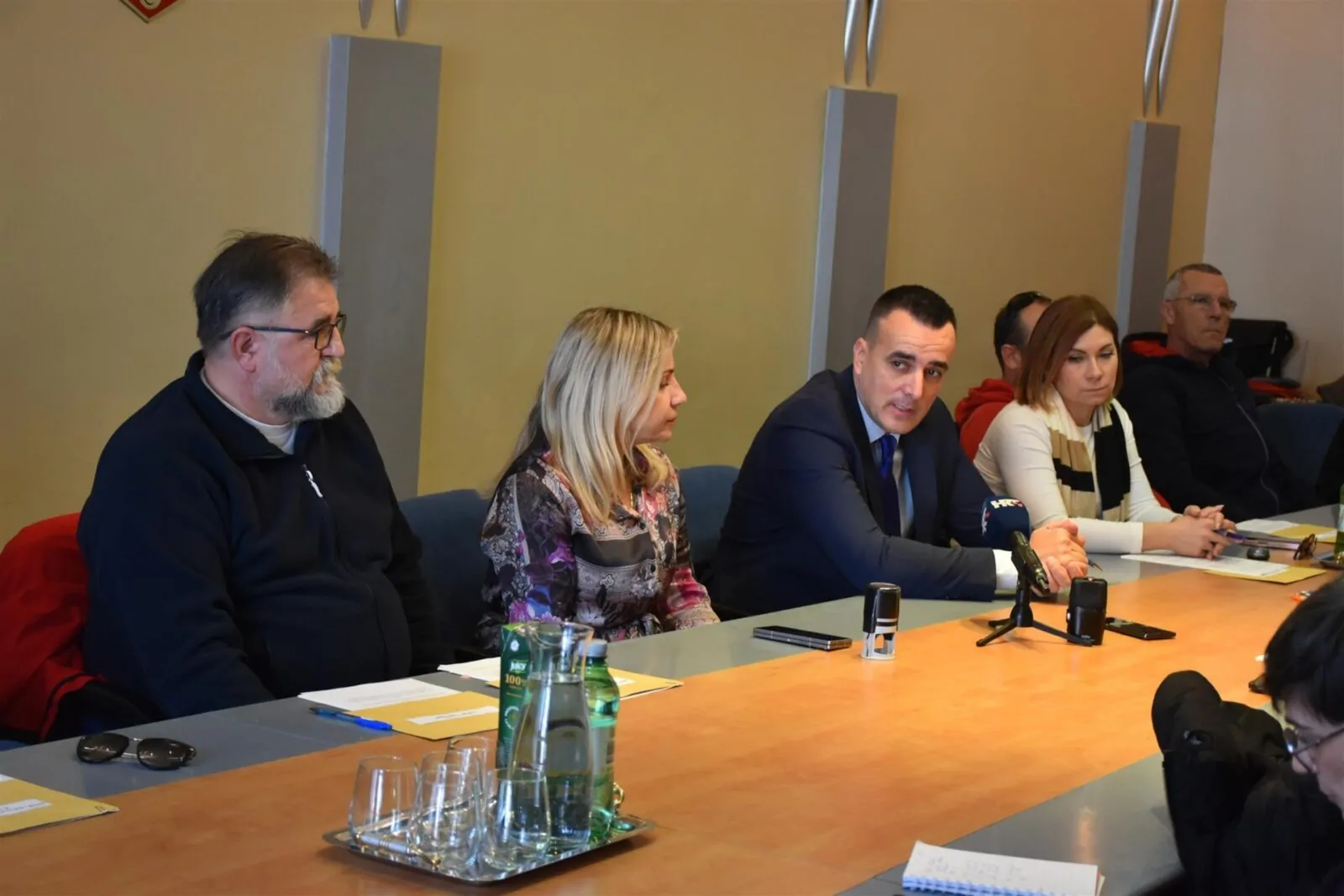 Župan Paško Rakić potpisao ugovore o sufinanciranju projekata i aktivnosti iz područja ribarstva i marikulture - Objava.hr 
