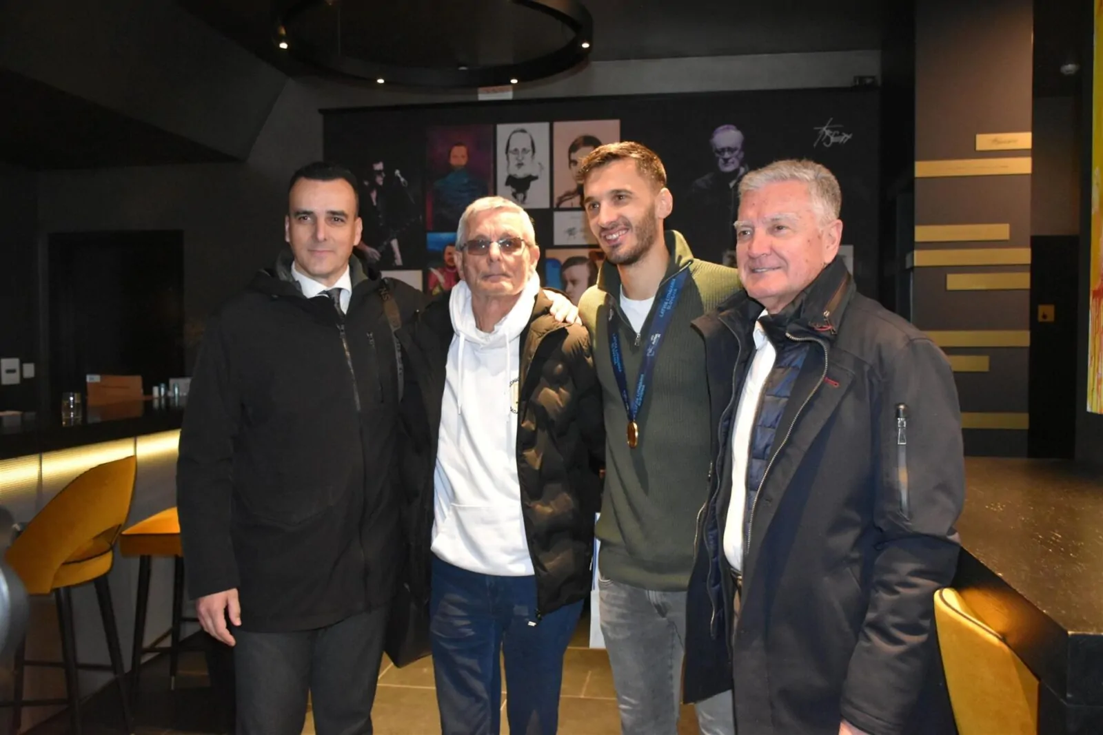Svečani doček kapetana brončane Hrvatske futsalske reprezentacije Franca Jelovčića u Šibeniku - Objava.hr 