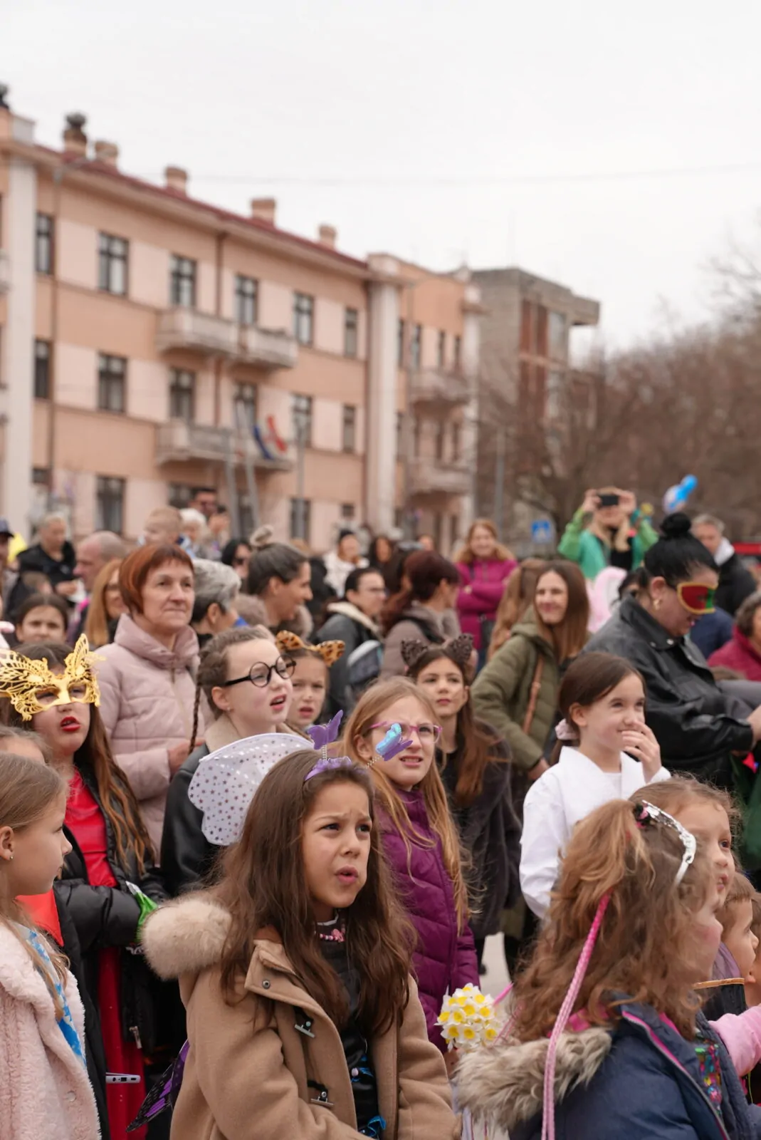 Vesela karnevalska povorka oduševila Knin - Objava.hr 