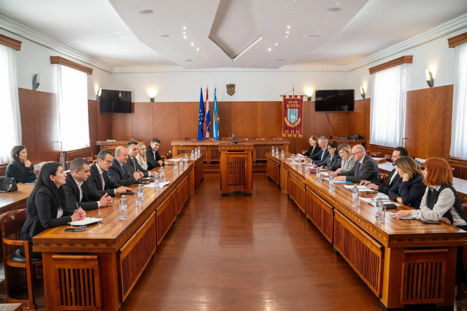 Branko Bačić boravio je u Šibeniku u Šibensko-kninska županija, gdje je održao niz sastanaka s naglaskom na priuštivo stanovanje