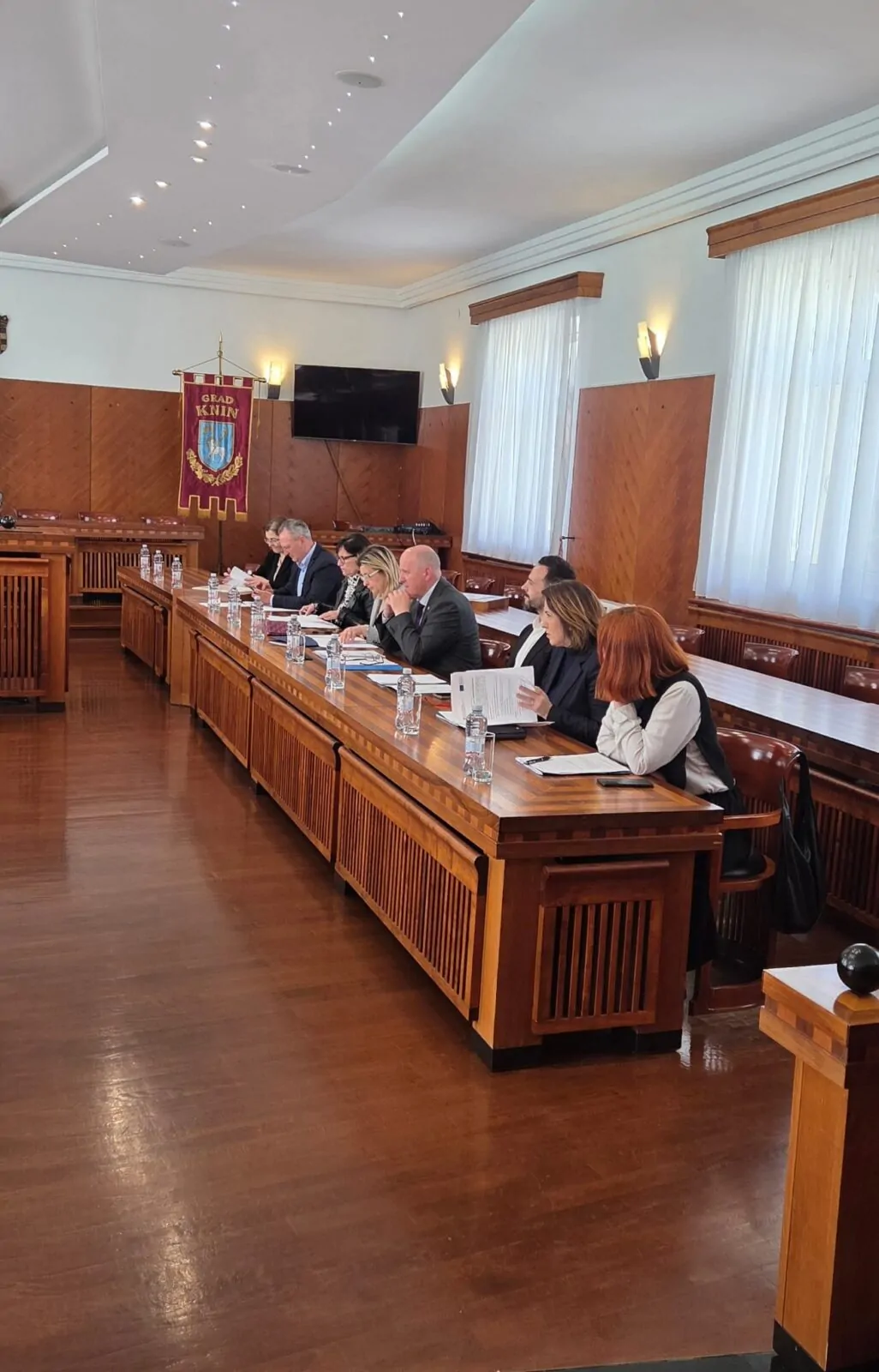 Potpredsjednik Vlade RH i ministar Branko Bačić u radnom posjetu Gradu Kninu - Objava.hr 