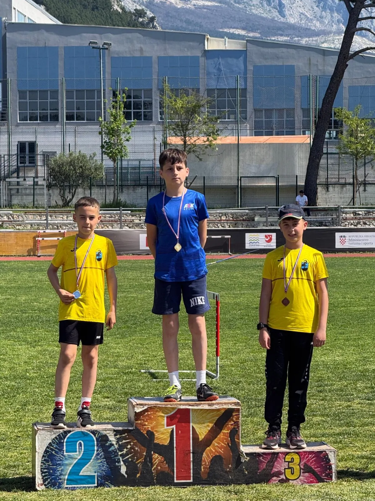 7 medalja za Atletski klub Knin na 2. kolu Dalmatinske atletske lige - Objava.hr 