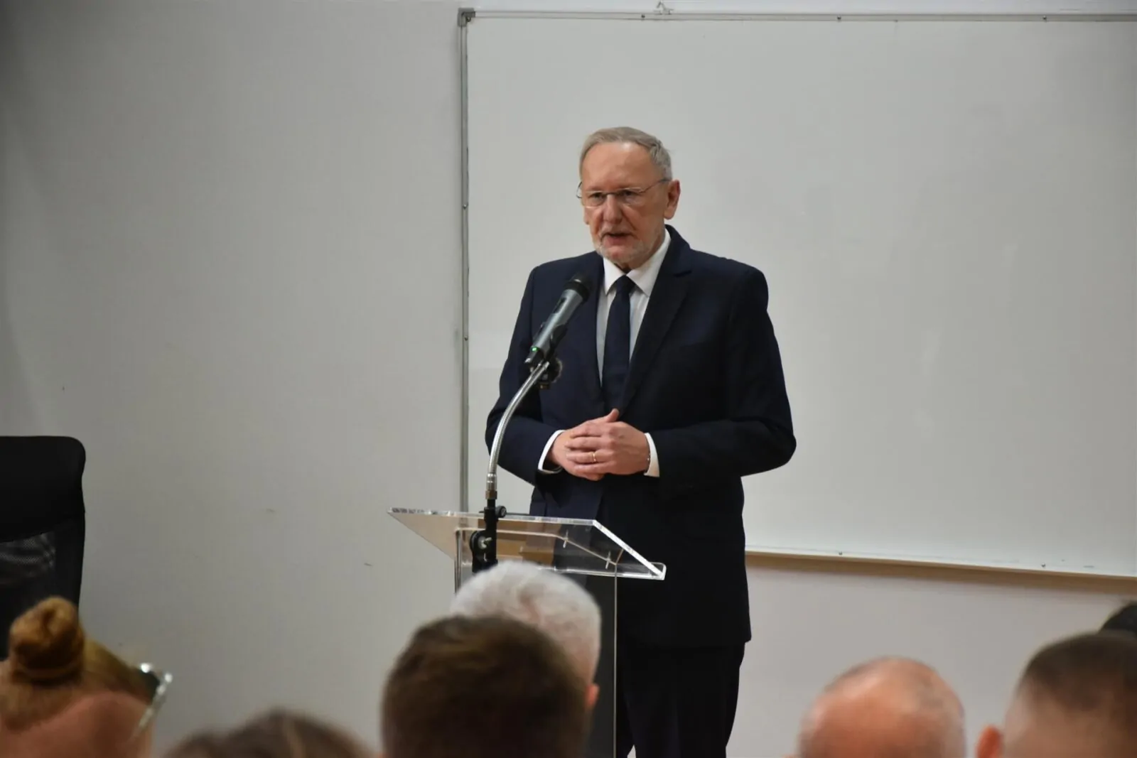 Božinović u Šibeniku: sastanak sa županom i predavanje o sigurnosti i mladima - Objava.hr 