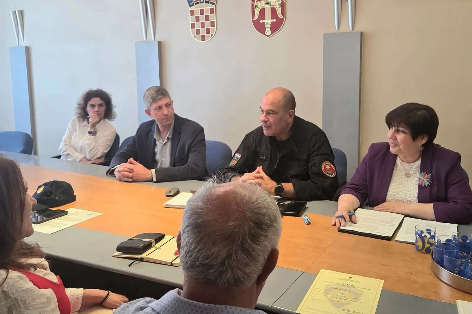 U prostorima Šibensko-kninske županije danas je održana sjednica Stožera civilne zaštite, s ciljem pripreme za nadolazeće razdoblje povećanog rizika od požara. - Objava.hr 