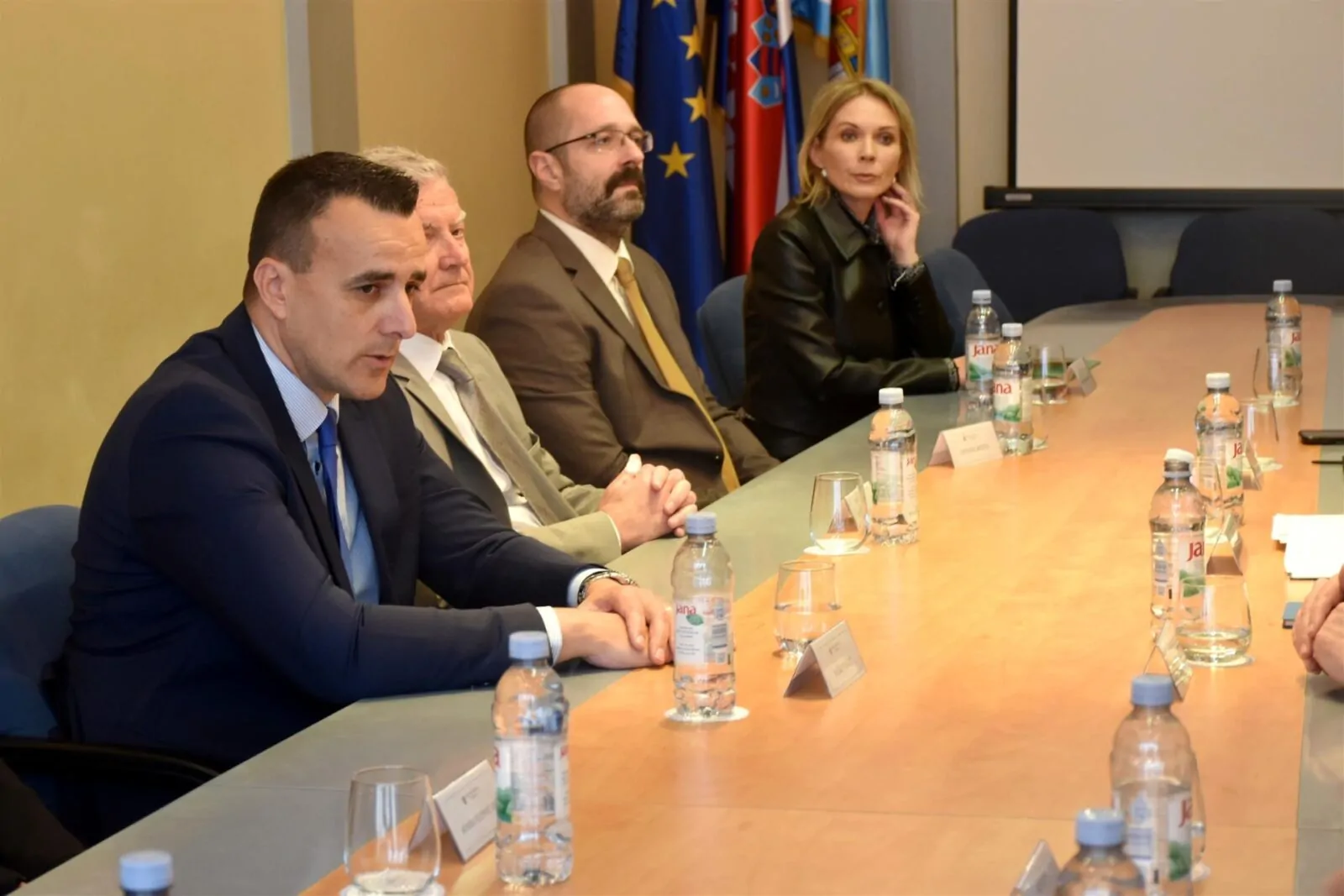 Božinović u Šibeniku: sastanak sa županom i predavanje o sigurnosti i mladima - Objava.hr 