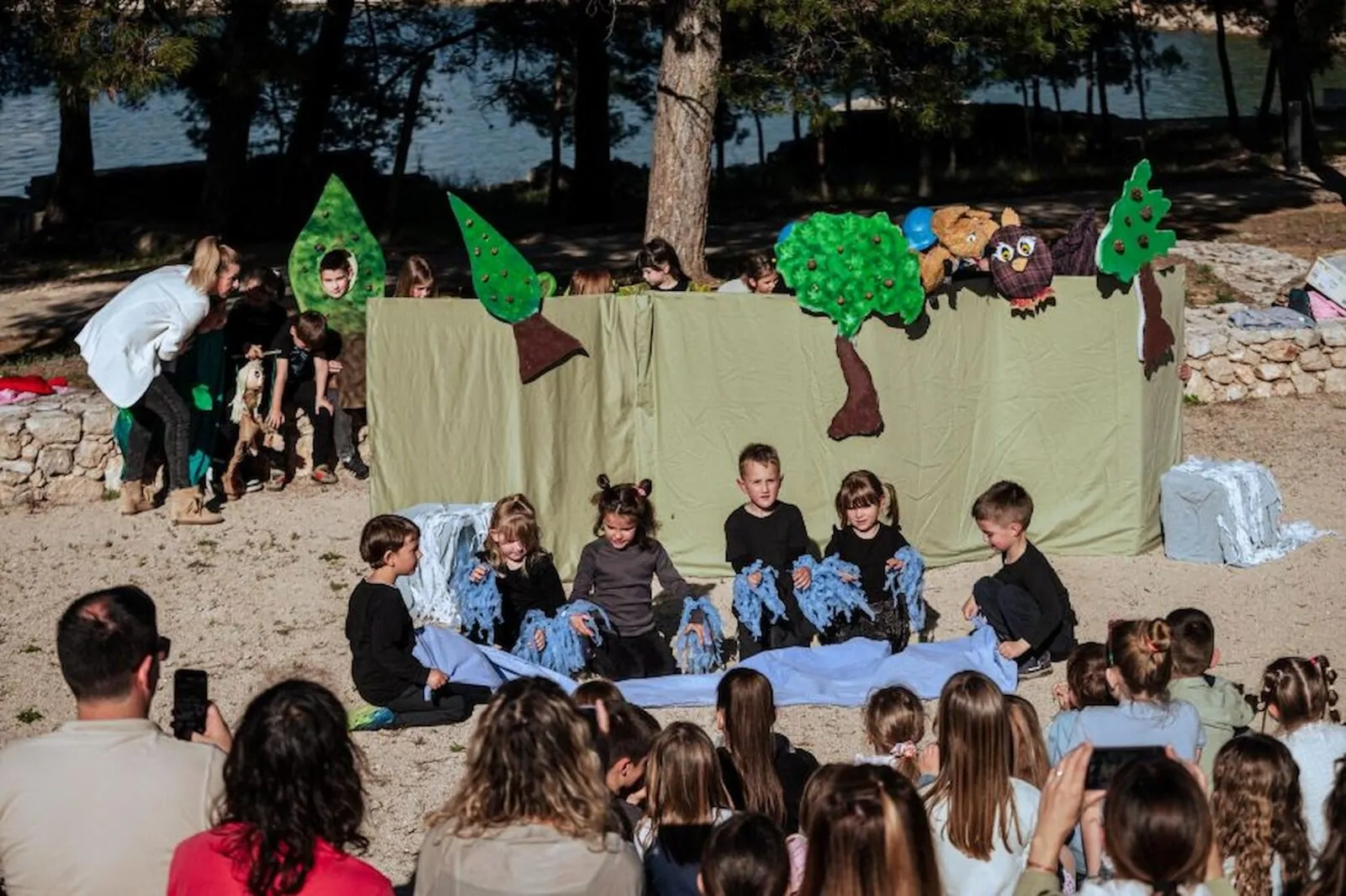 Od Krke do mora: u Kanalu sv. Ante predstavljena slikovnica „Putovanje jedne kapljice“ - Objava.hr 