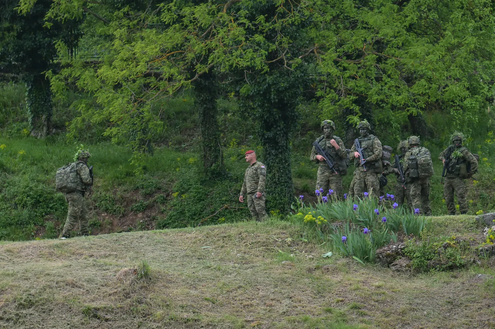 Ministar Anušić posjetio ročnike u Kninu: Mladi su prepoznali koliko je važno i korisno naučiti vojničke vještine - Objava.hr 