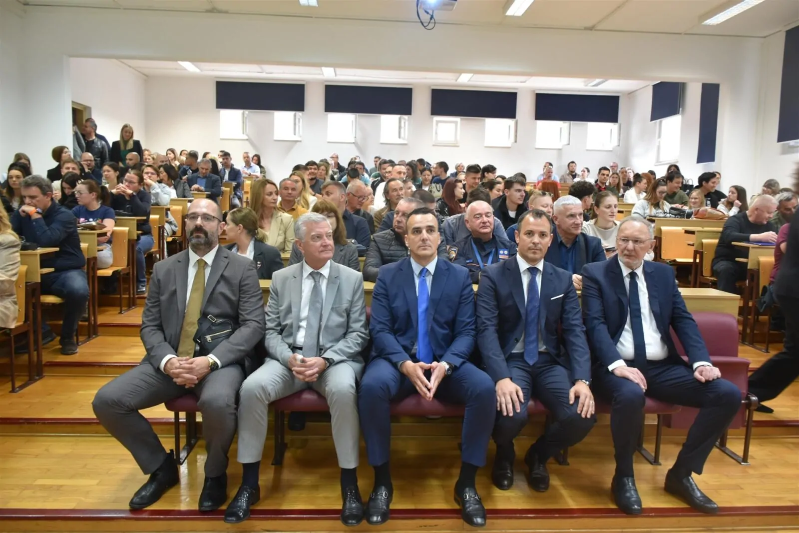 Božinović u Šibeniku: sastanak sa županom i predavanje o sigurnosti i mladima - Objava.hr 