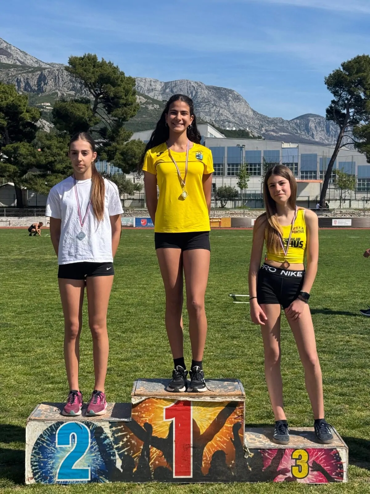 7 medalja za Atletski klub Knin na 2. kolu Dalmatinske atletske lige - Objava.hr 