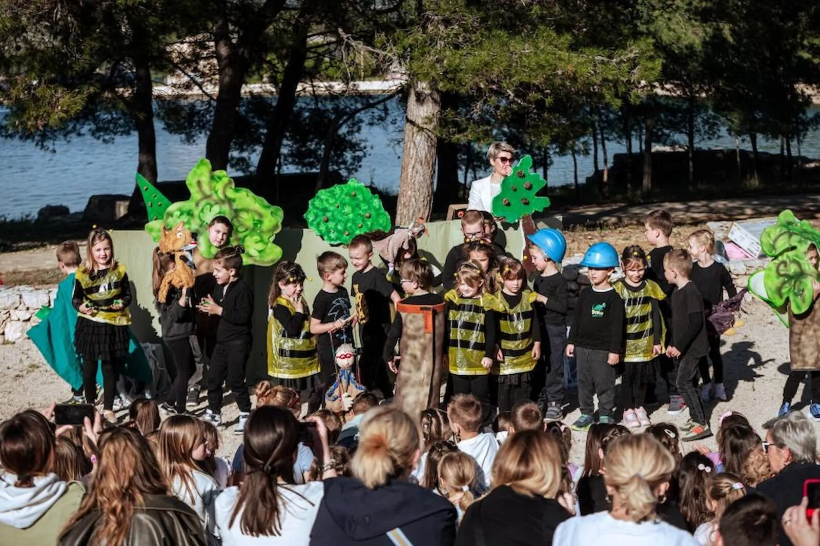 Od Krke do mora: u Kanalu sv. Ante predstavljena slikovnica „Putovanje jedne kapljice“ - Objava.hr 