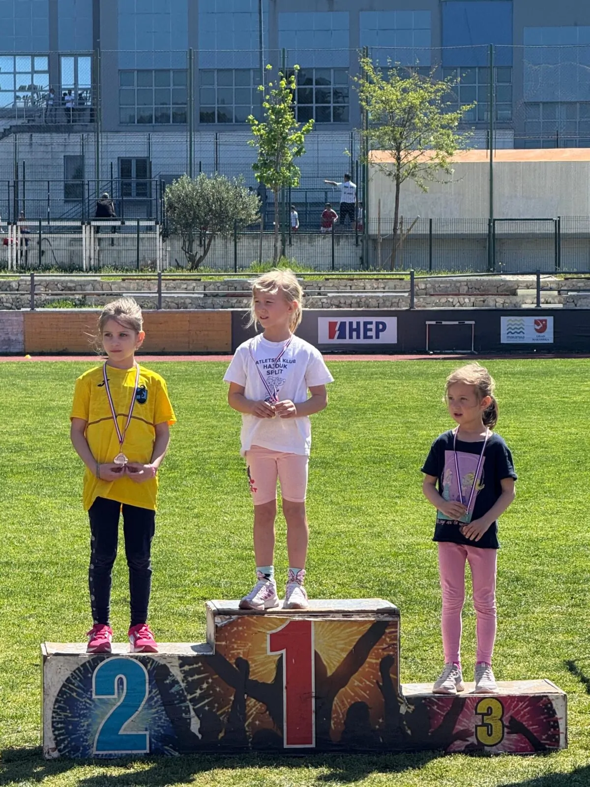 7 medalja za Atletski klub Knin na 2. kolu Dalmatinske atletske lige - Objava.hr 