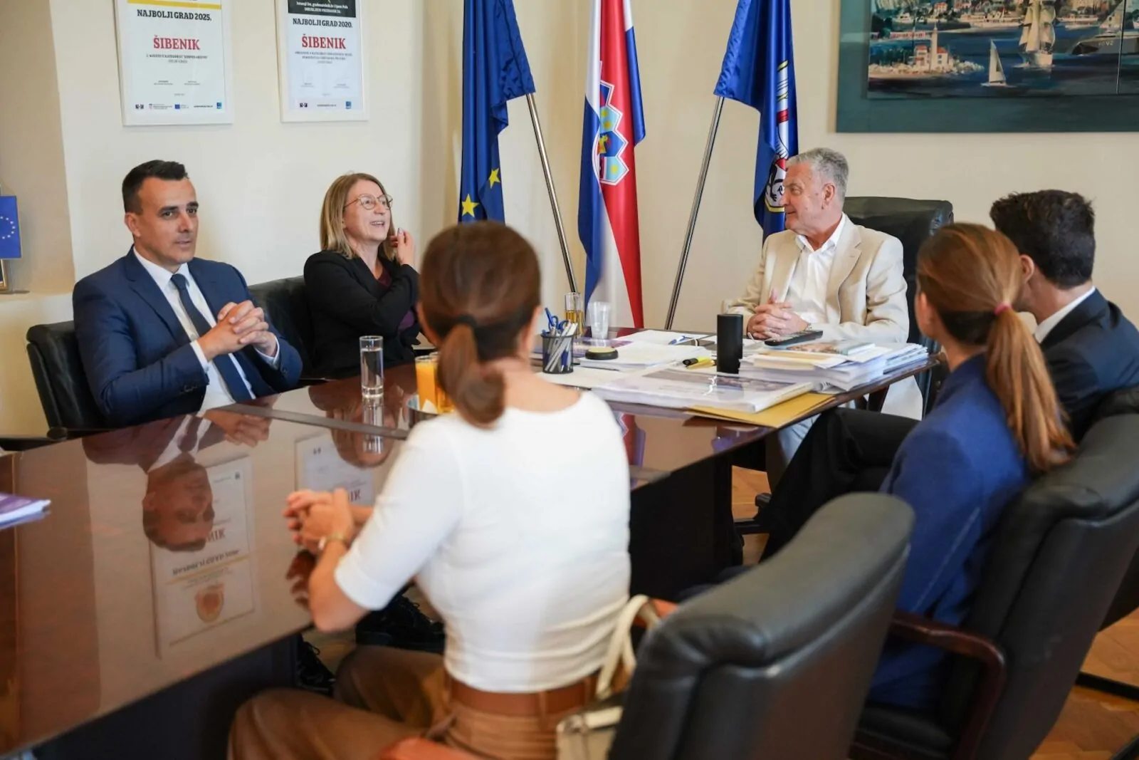 Župan i gradonačelnik Šibenika primili delegaciju Europskog revizorskog suda - Objava.hr 