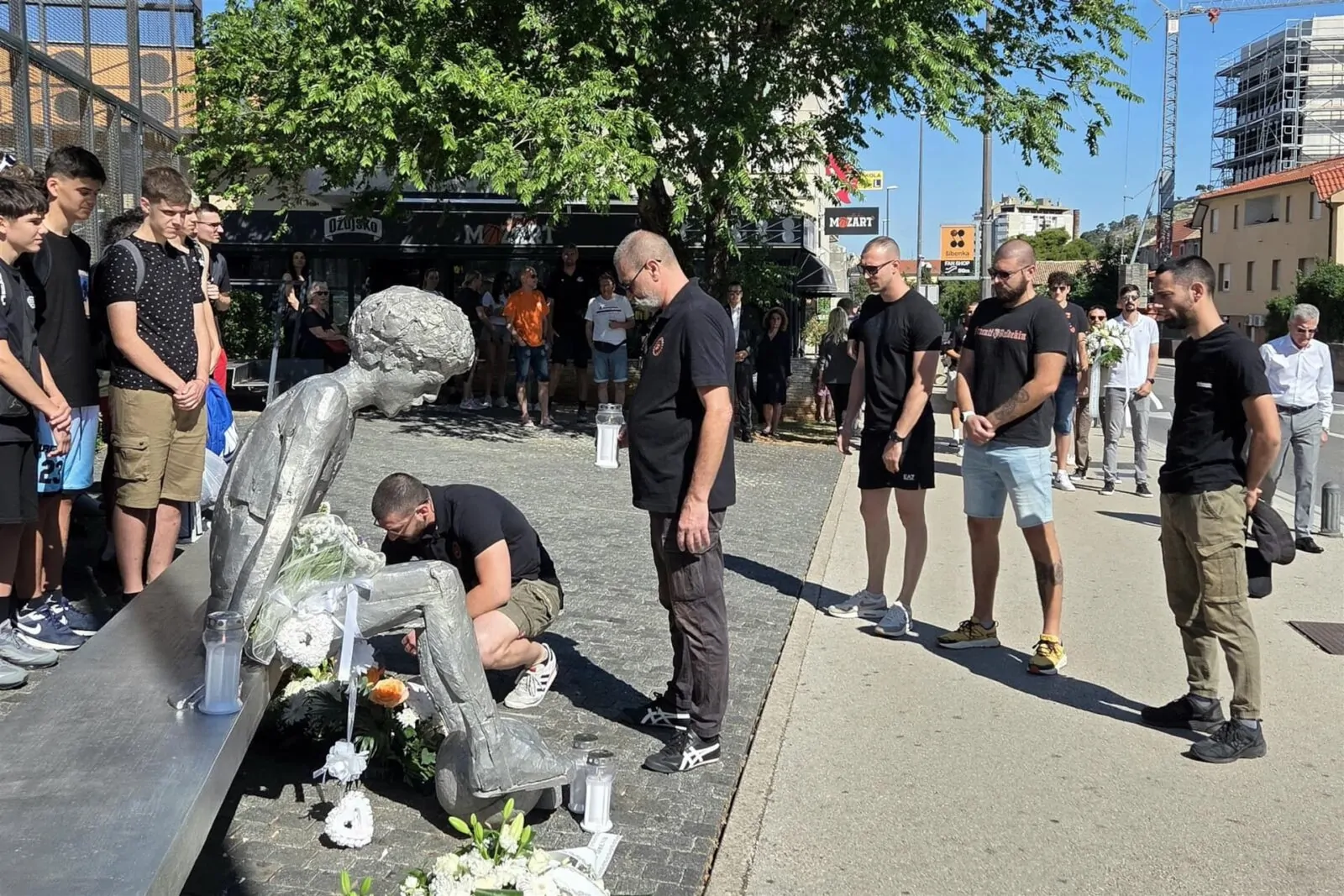 Obilježena 33. obljetnica smrti Dražena Petrovića - Objava.hr 