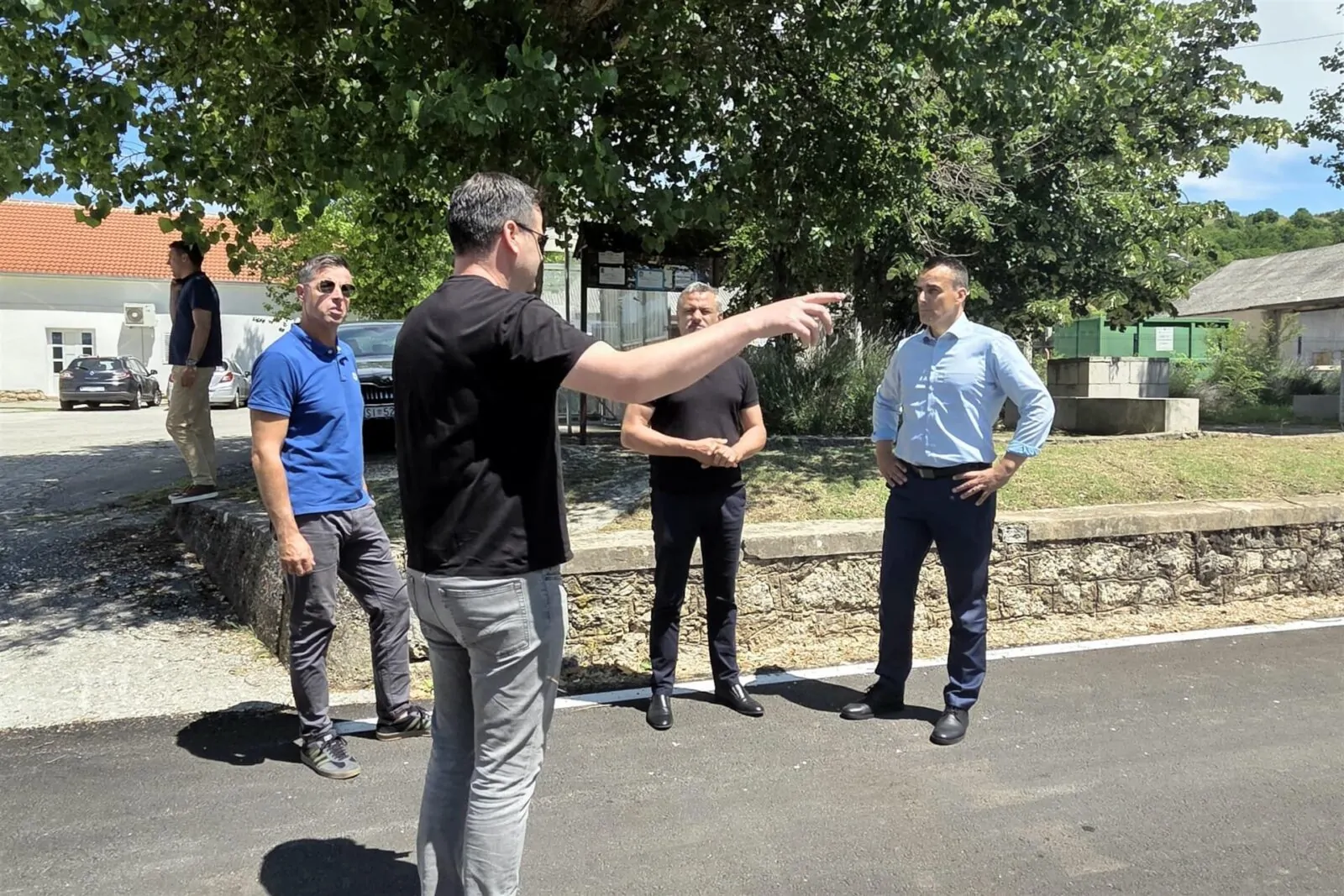Župan Paško Rakić obišao obnovljenu dionicu županijske ceste u Općini Biskupija - Objava.hr 