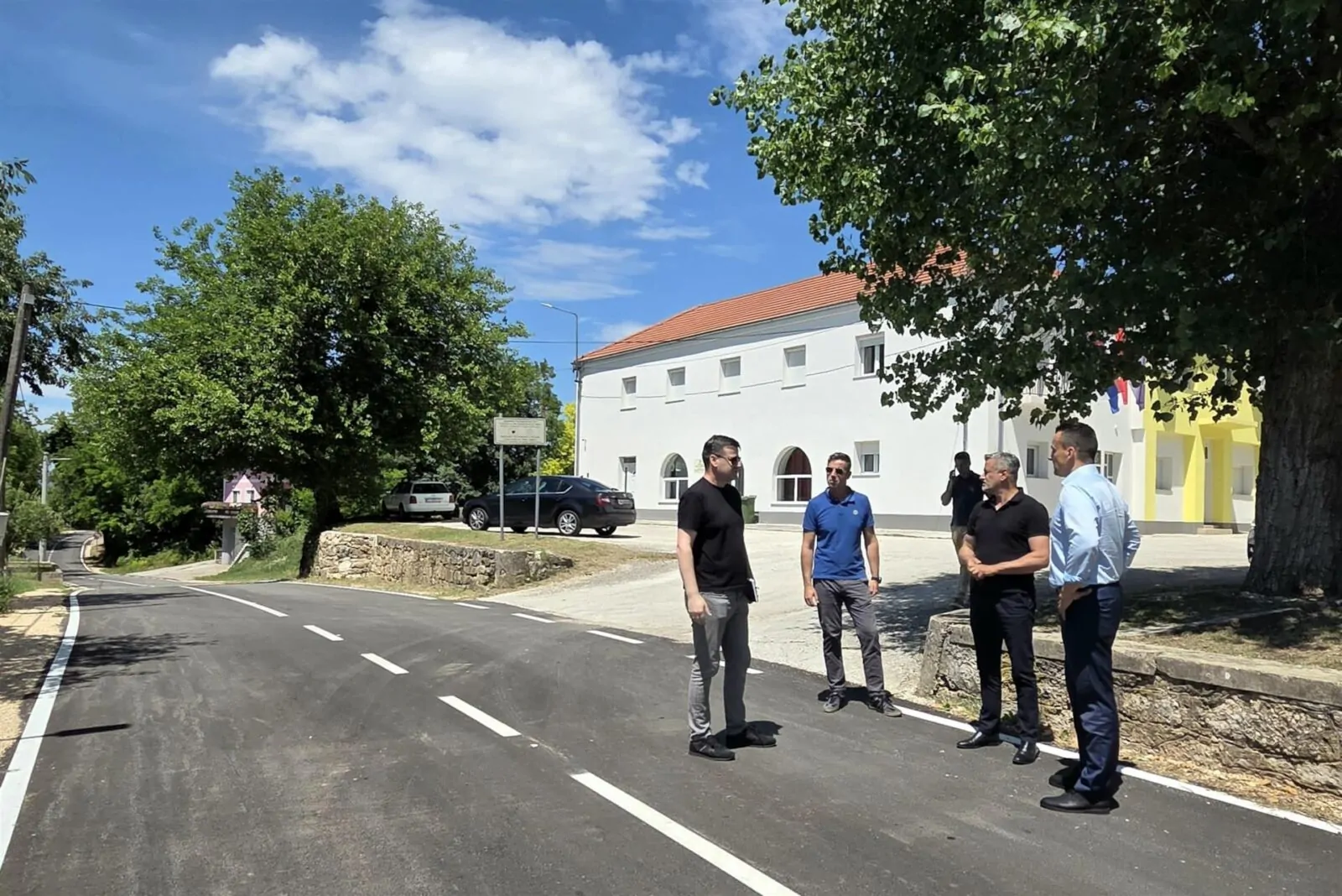 Župan Paško Rakić obišao obnovljenu dionicu županijske ceste u Općini Biskupija - Objava.hr 