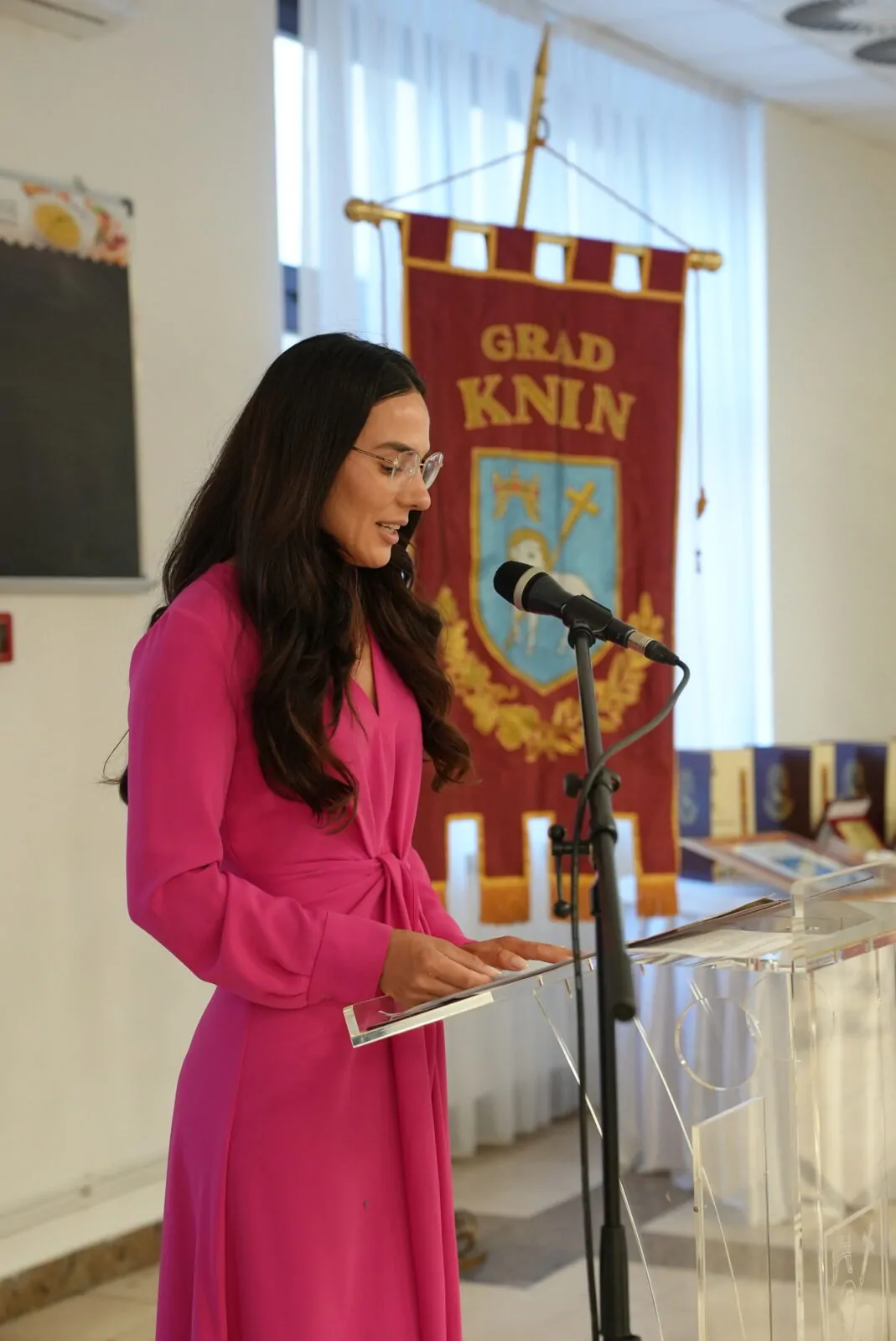 Jučerašnjom svečanom sjednicom obilježen Dan grada Knina, večeras koncert Matije Cveka - Objava.hr 