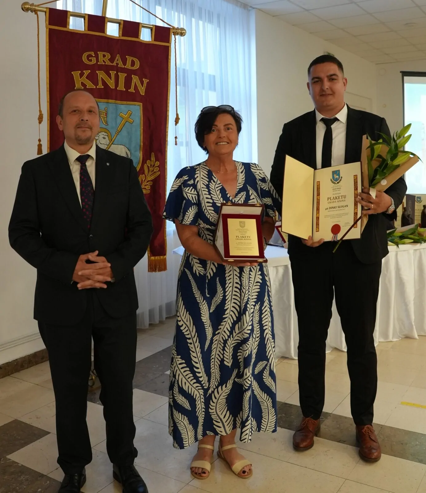 Jučerašnjom svečanom sjednicom obilježen Dan grada Knina, večeras koncert Matije Cveka - Objava.hr 