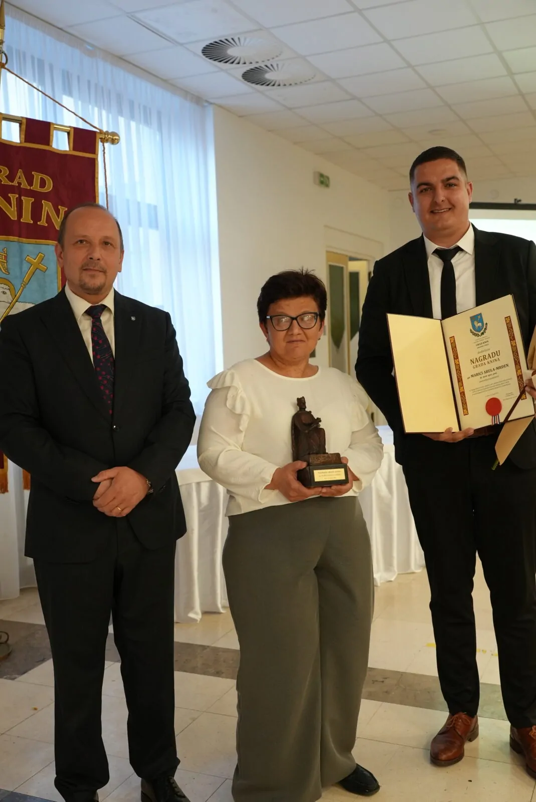 Jučerašnjom svečanom sjednicom obilježen Dan grada Knina, večeras koncert Matije Cveka - Objava.hr 
