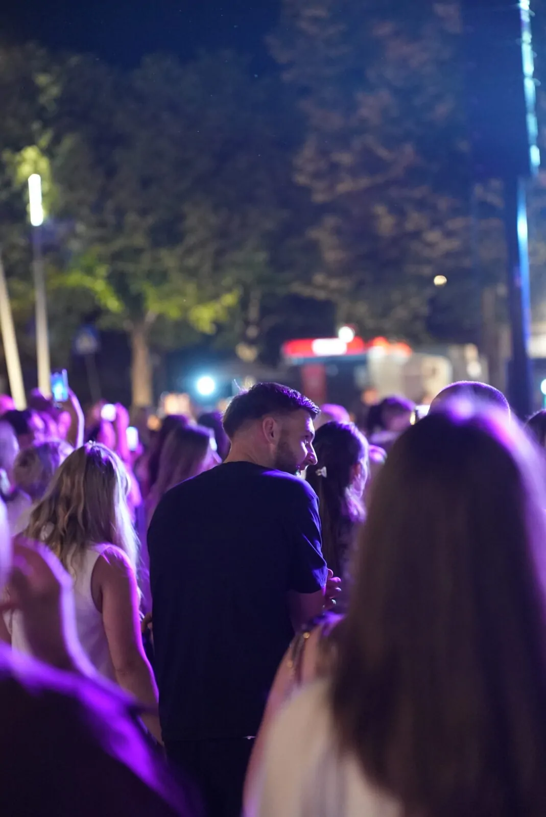 Matija Cvek oduševio publiku na kninskom trgu povodom Dana grada i blagdana sv. Ante - Objava.hr 
