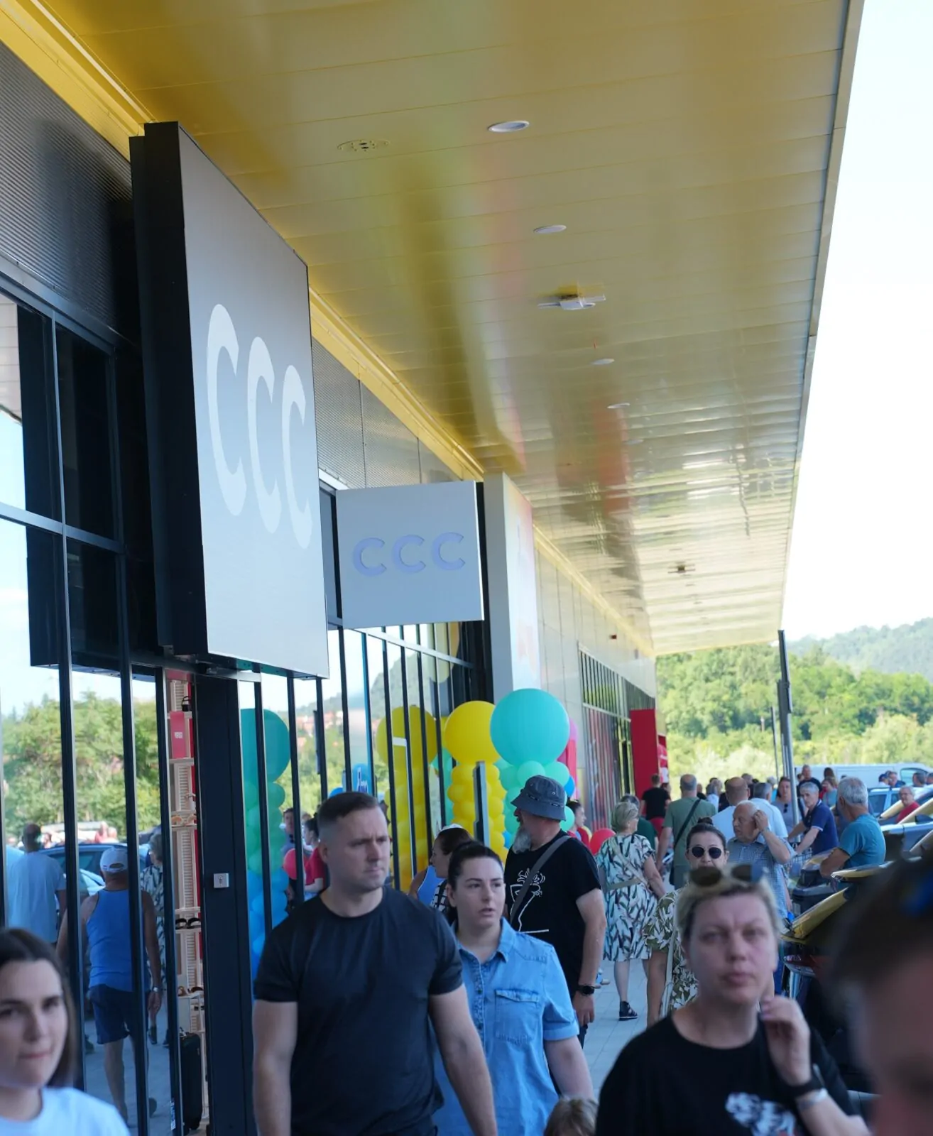 U Kninu svečano otvoren STOP SHOP - Objava.hr 