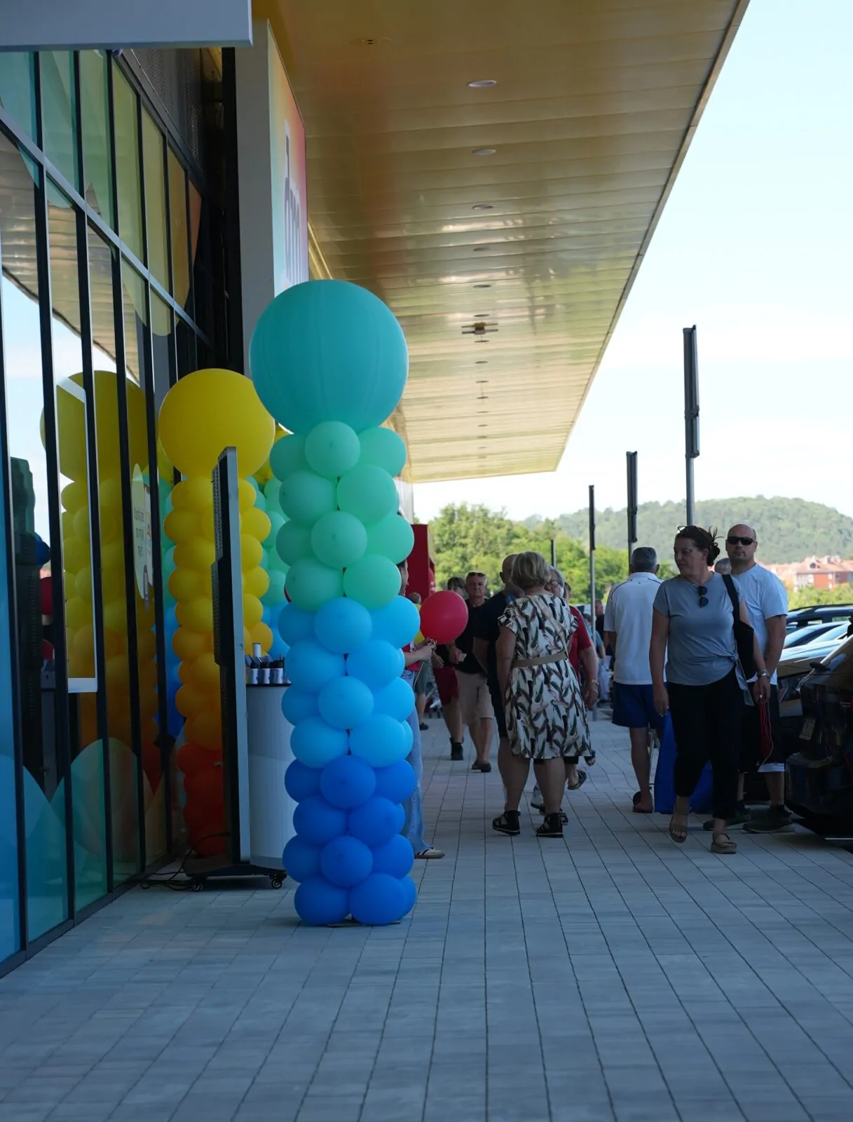 U Kninu svečano otvoren STOP SHOP - Objava.hr 