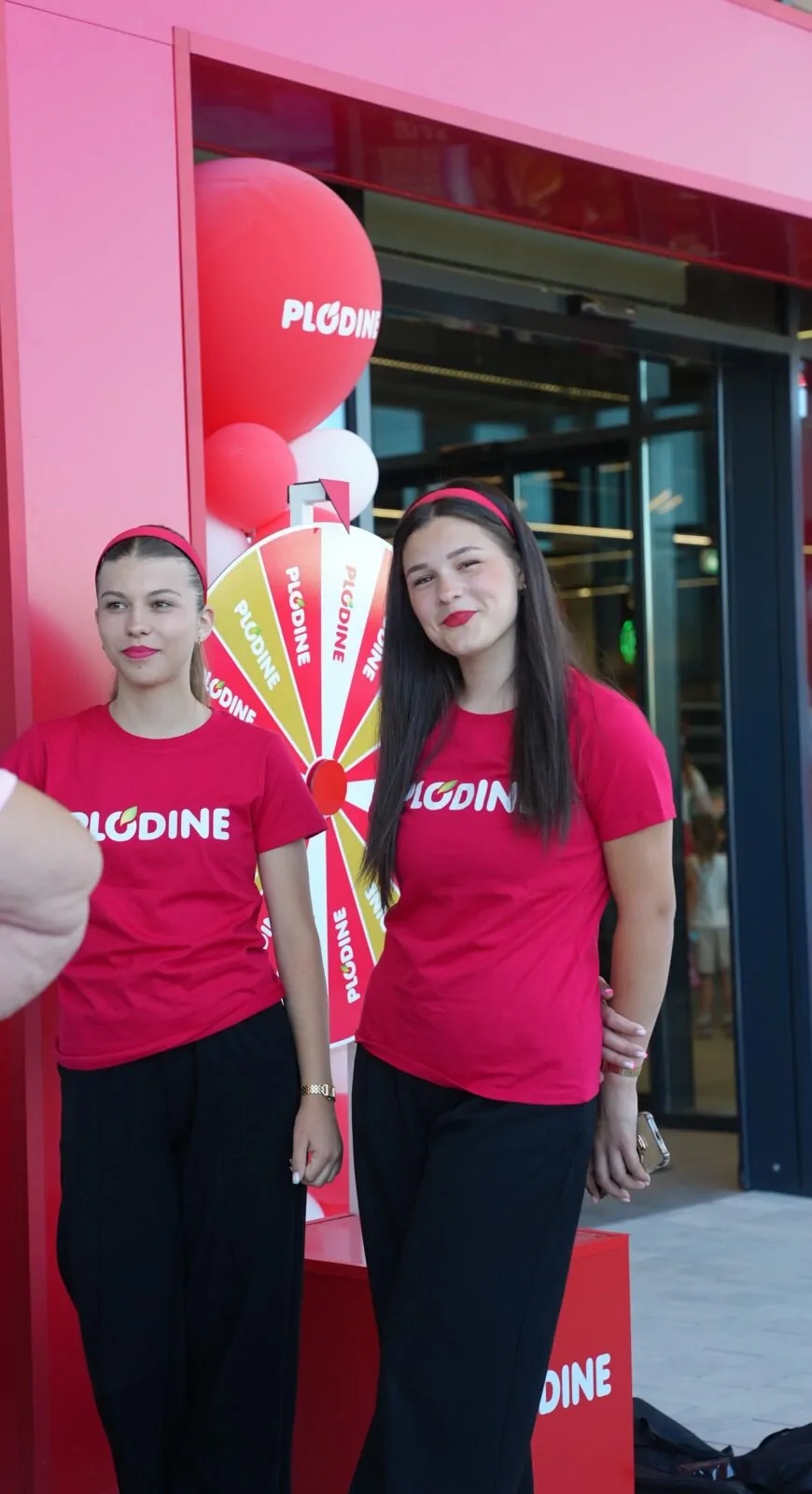 U Kninu svečano otvoren STOP SHOP - Objava.hr 