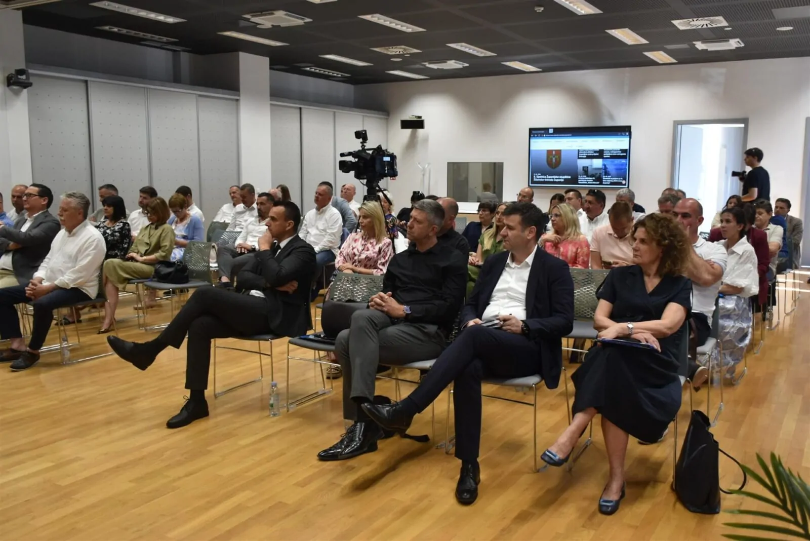 Županijska skupština usvojila sve točke dnevnog reda, Knin uskoro dobiva novu županijsku ljekarnu - Objava.hr 