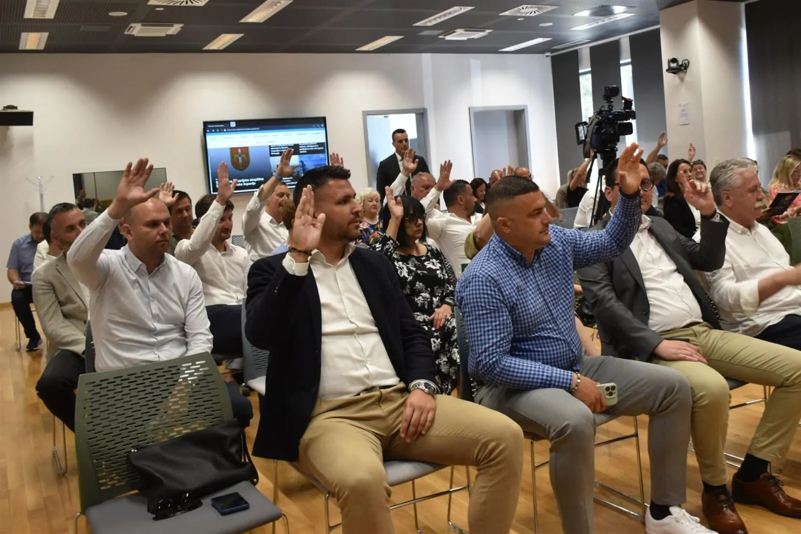 Županijska skupština usvojila sve točke dnevnog reda, Knin uskoro dobiva novu županijsku ljekarnu - Objava.hr 