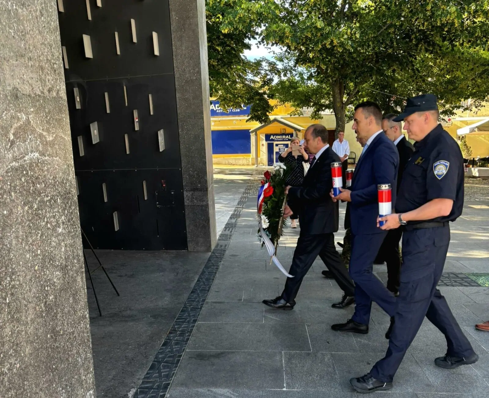 Obilježen Dan grada Knina uz polaganje vijenaca na središnjem kninskom trgu