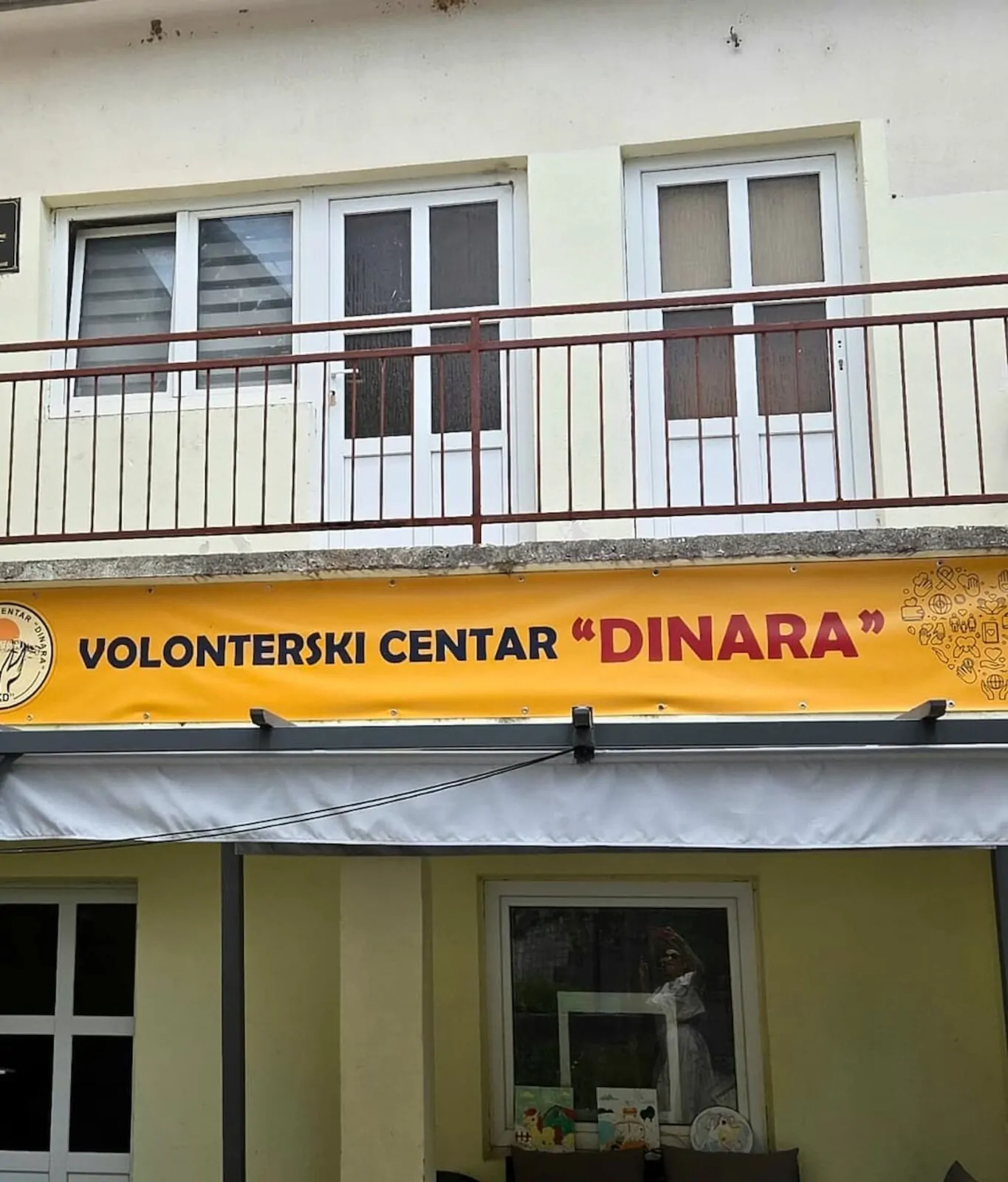 Župan Rakić i zamjenik župana Vukmirović posjetili Udrugu „Žene kosovske doline“ - Objava.hr 