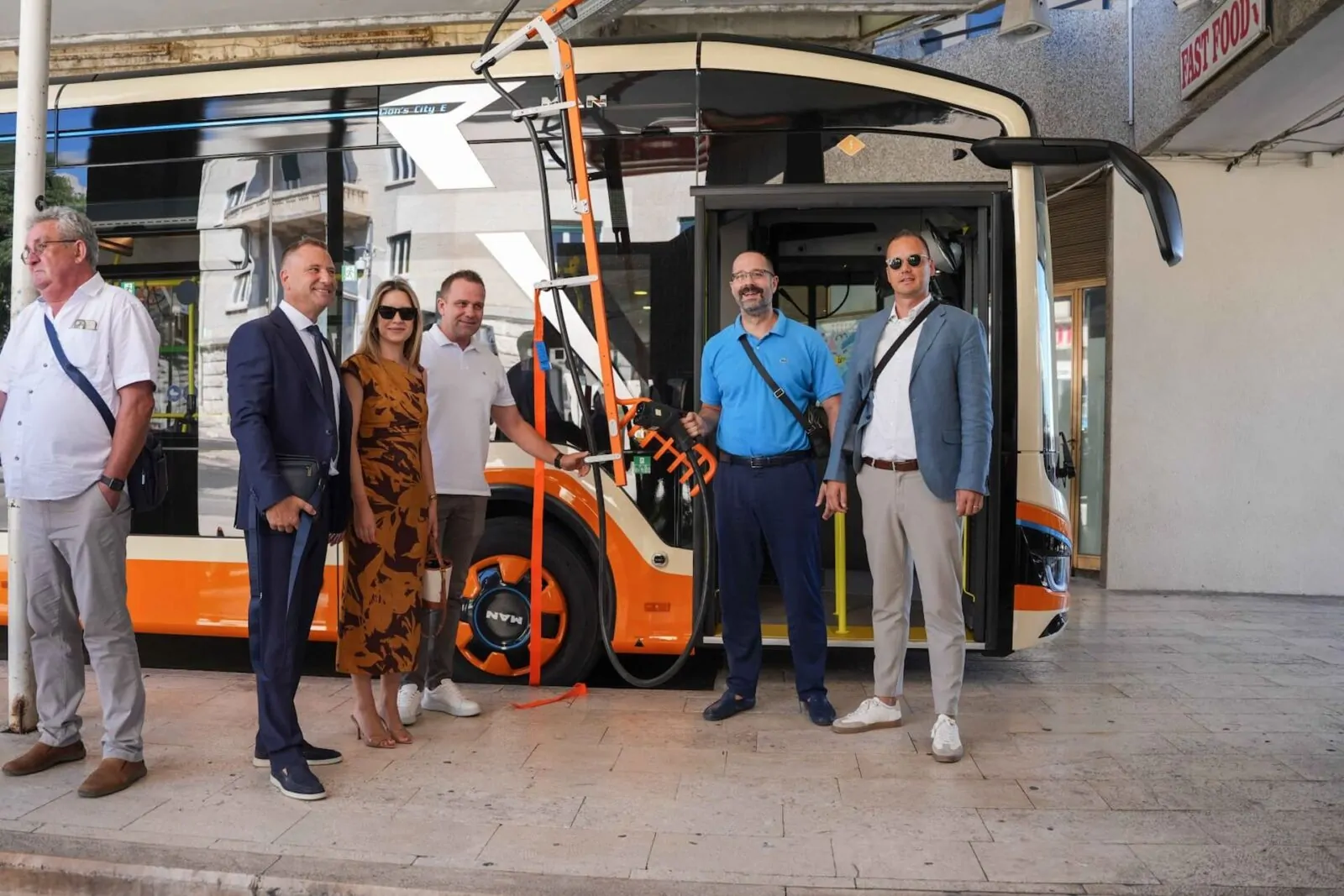 Šibenik dobio punionice za električne autobuse – održana završna konferencija projekta „Izgradnja infrastrukture za punjenje električnih autobusa na području grada Šibenika“ - Objava.hr 