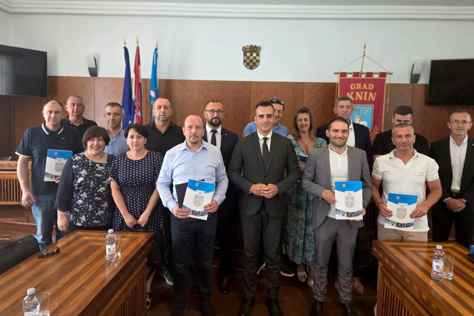 Županija osigurala više od 286 tisuća eura za infrastrukturne projekte u deset gradova i općina na području Šibensko-kninske županije - Objava.hr 