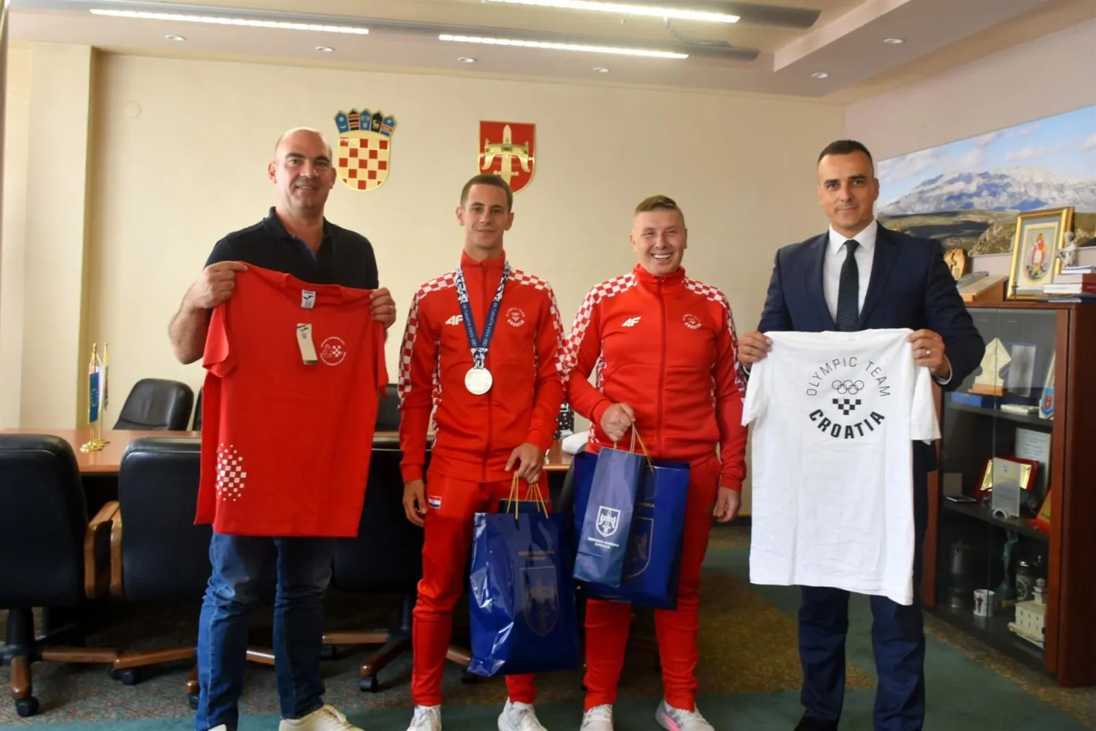 Josip Teskera, srebrni na Mediteranskim igrama, na primanju kod župana - Objava.hr 