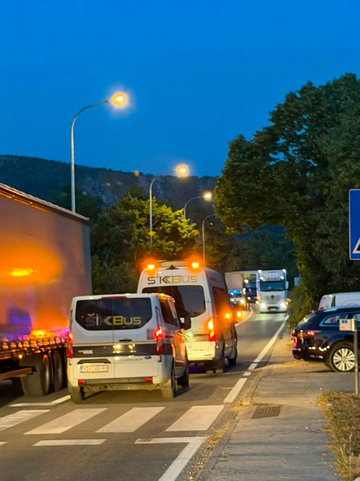 KNIN-PROMETNA KOD KNINJANKE! OPREZ ! - Objava.hr 
