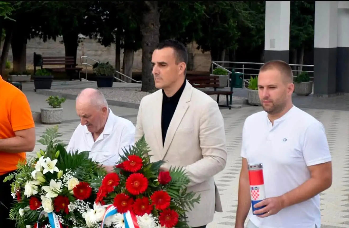 Odana počast žrtvama svih totalitarnih i autoritarnih režima – nacizma, fašizma i komunizma. - Objava.hr 