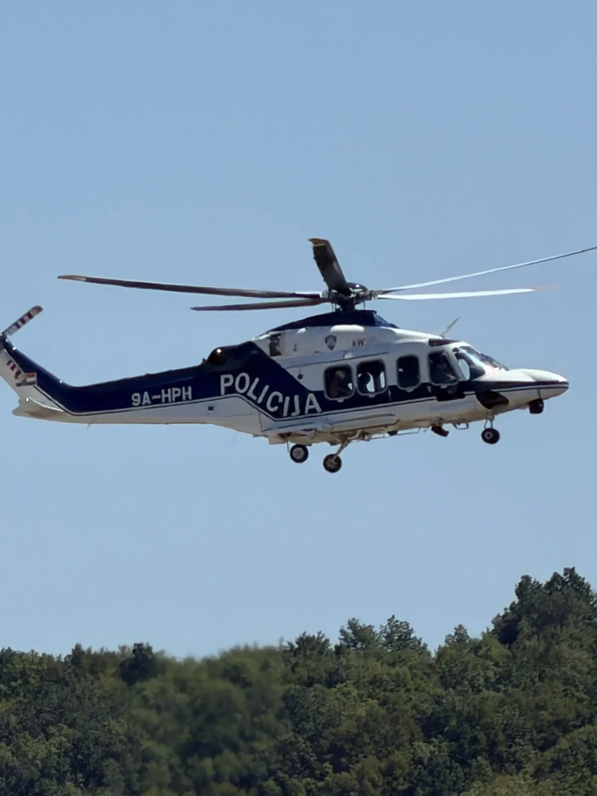Helikopterska akcija spašavanja ozlijeđene strane državljanke na Dinari