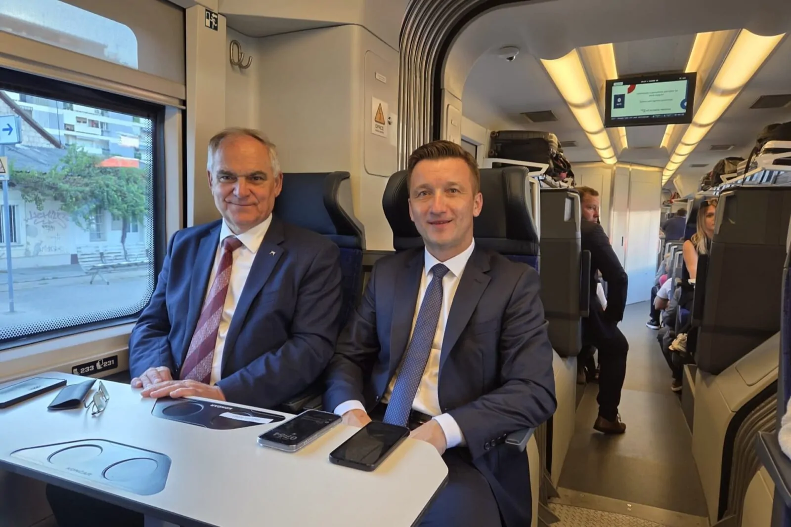 U promet uveden prvi hibridni elektrodizelski vlak na relaciji Split – Zagreb - Objava.hr 