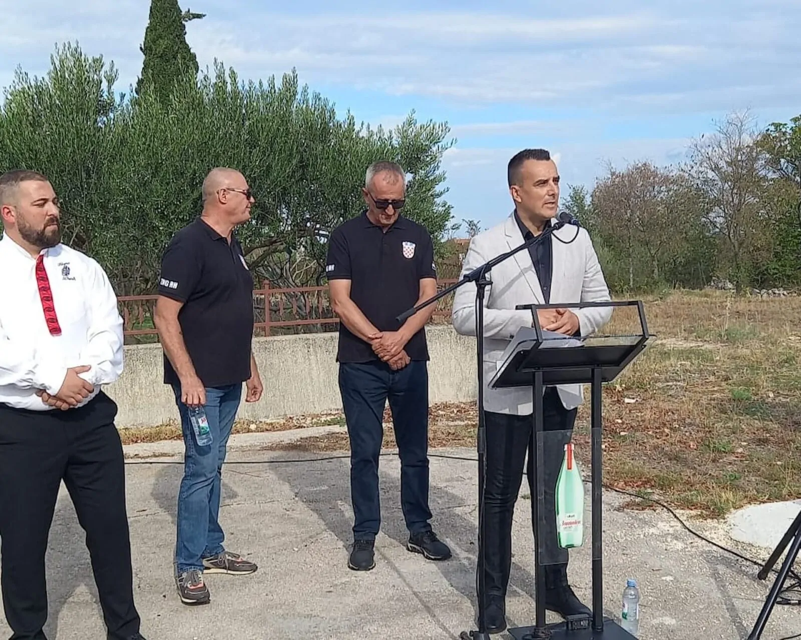 U Konjevratima odana počast poginulim hrvatskim braniteljima u Domovinskom ratu - Objava.hr 