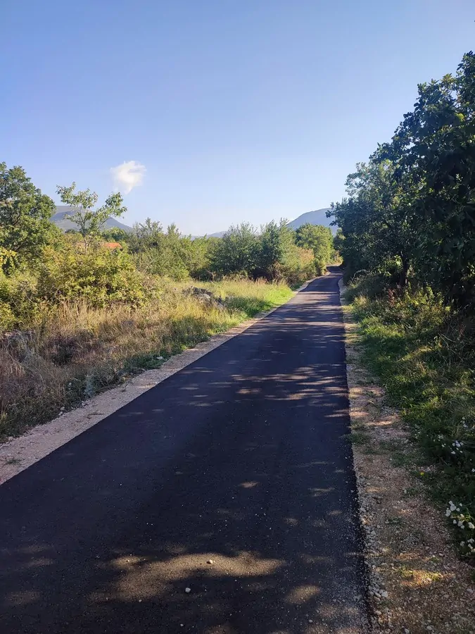 Asfaltiranje nerazvrstanih cesta na području grada Knina i pripadajućih naselja
