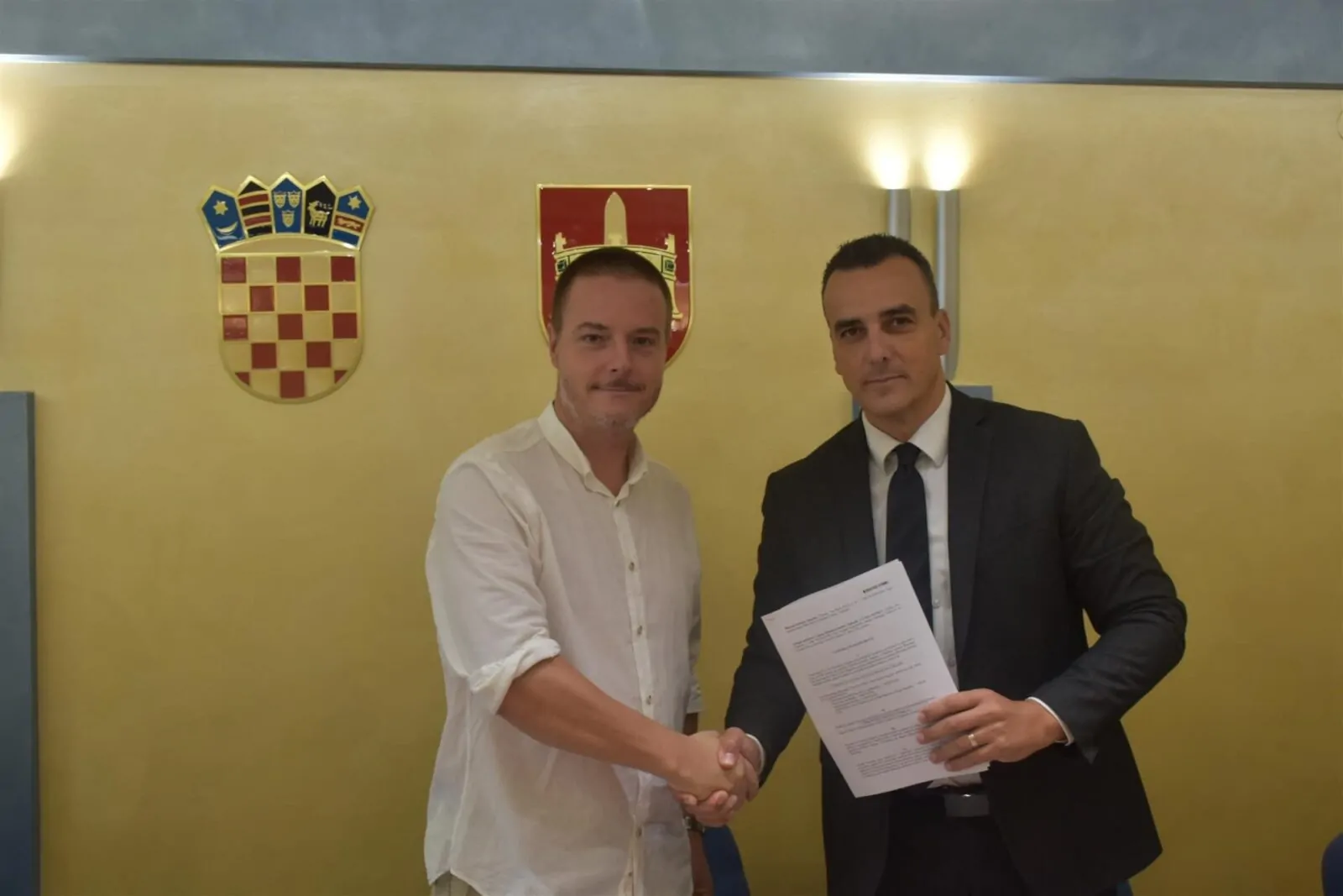 Župan potpisao ugovore s predstavnicima udruga u poljoprivredi - Objava.hr 