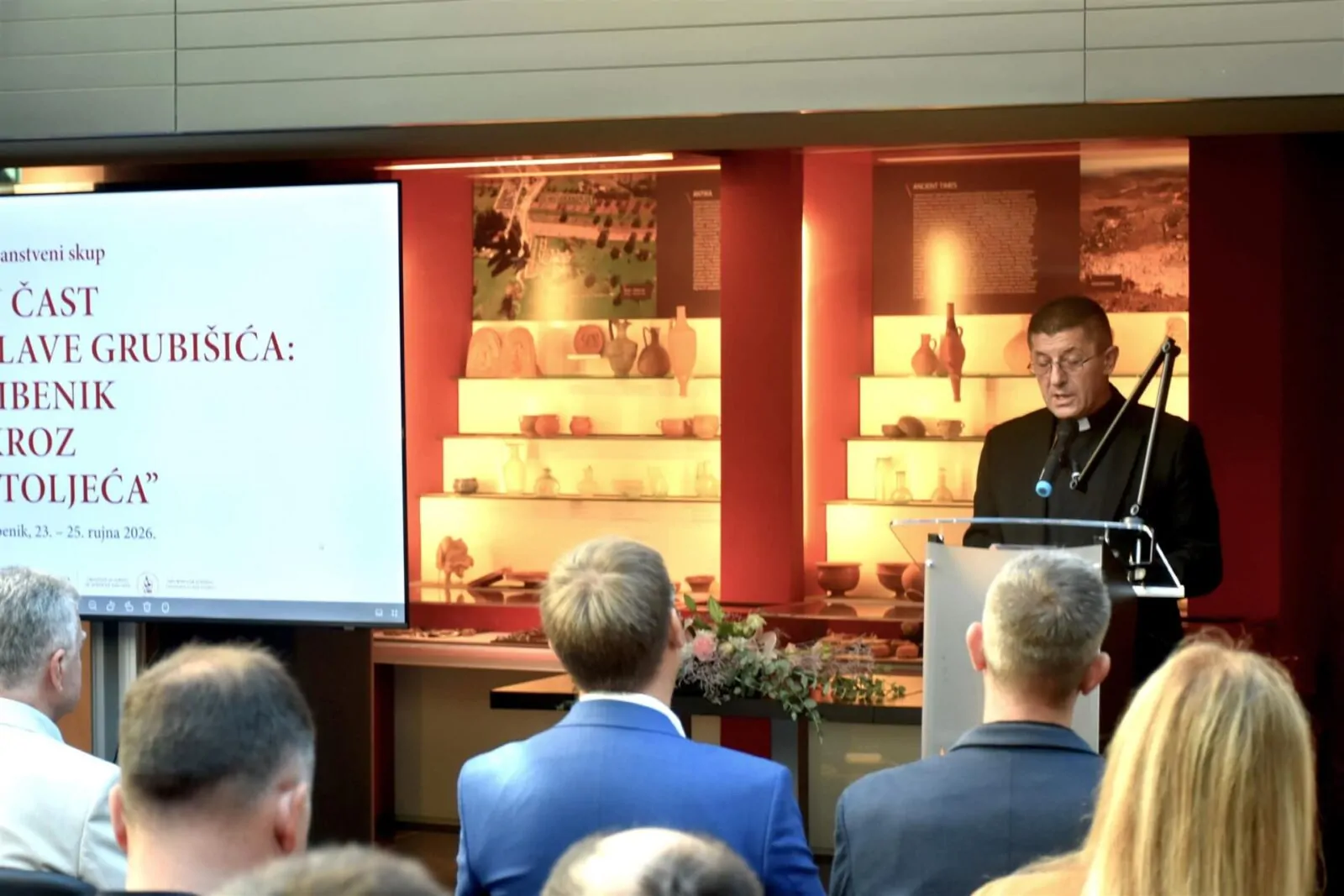 Svečano otvoren znanstveni skup u čast Slave Grubišića, dugogodišnjeg ravnatelja Muzeja grada Šibenika - Objava.hr 