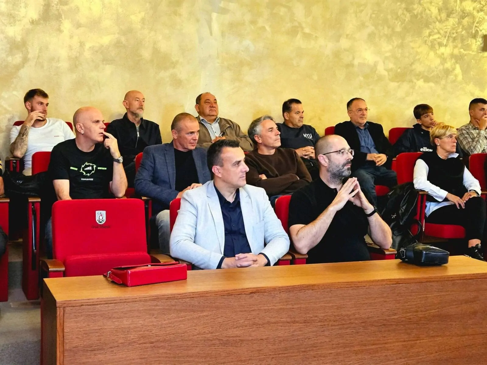 U Šibeniku svečano obilježeno 50 godina organiziranog darivanja krvi uz uručenje zahvalnica jubilarnim darivateljima - Objava.hr 