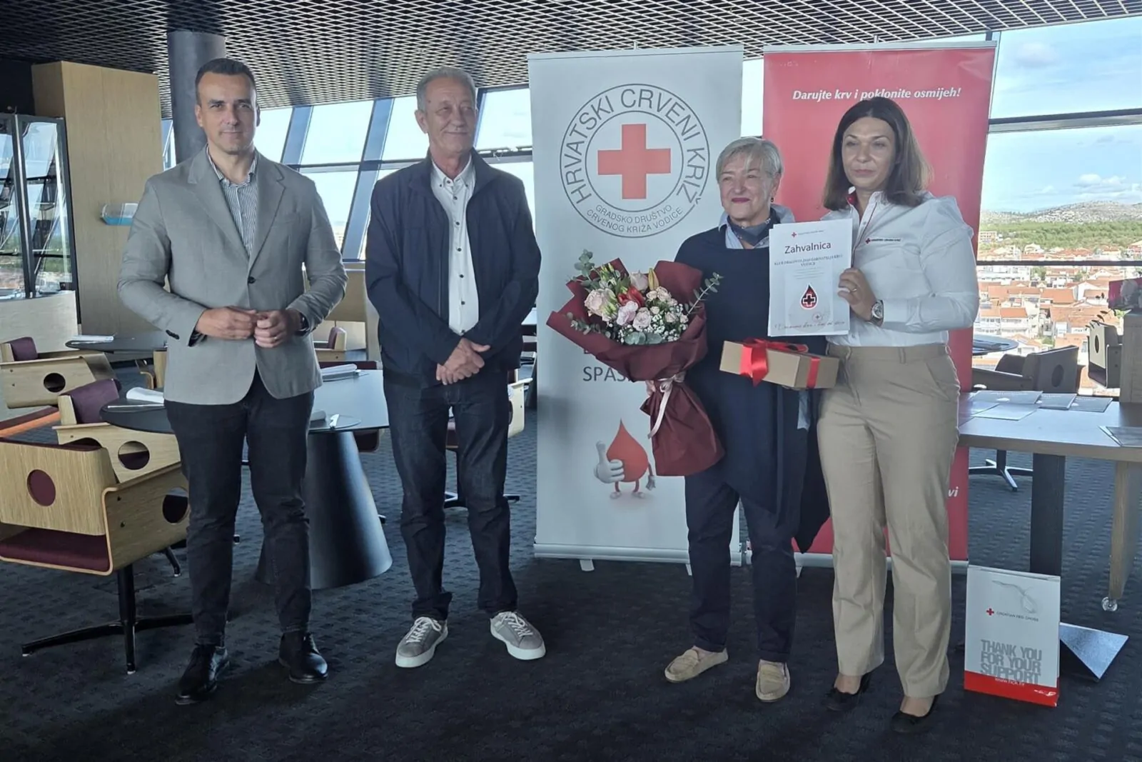 Uoči Dana darivatelja krvi u Vodicama dodijeljena priznanja jubilarnim darivateljima - Objava.hr 