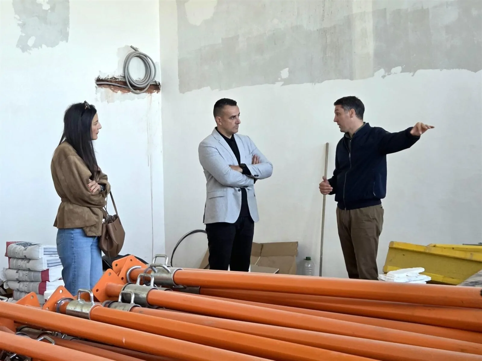 Župan obišao gradilište Multifunkcionalnog centra za pružanje socijalnih usluga i crkvu sv. Marije u Biskupiji - Objava.hr 