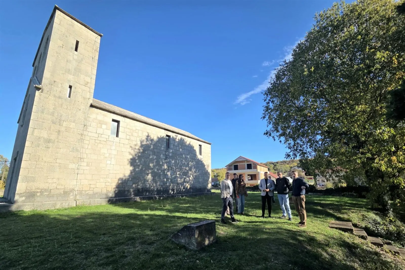 Župan obišao gradilište Multifunkcionalnog centra za pružanje socijalnih usluga i crkvu sv. Marije u Biskupiji - Objava.hr 
