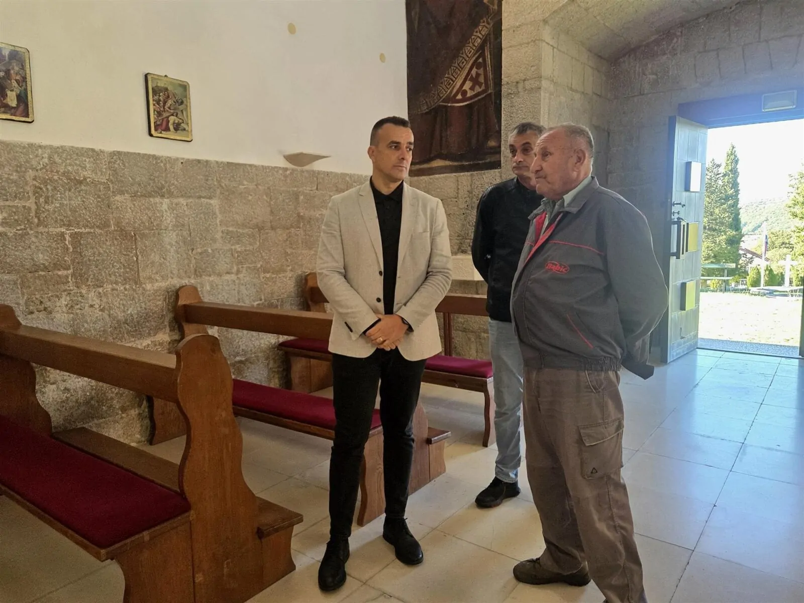 Župan obišao gradilište Multifunkcionalnog centra za pružanje socijalnih usluga i crkvu sv. Marije u Biskupiji - Objava.hr 