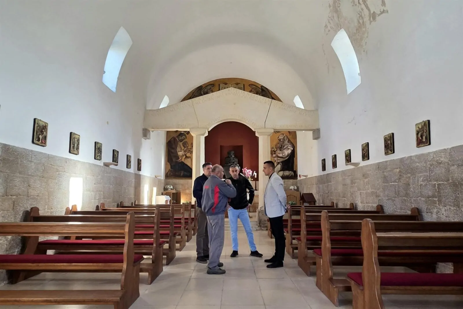 Župan obišao gradilište Multifunkcionalnog centra za pružanje socijalnih usluga i crkvu sv. Marije u Biskupiji - Objava.hr 