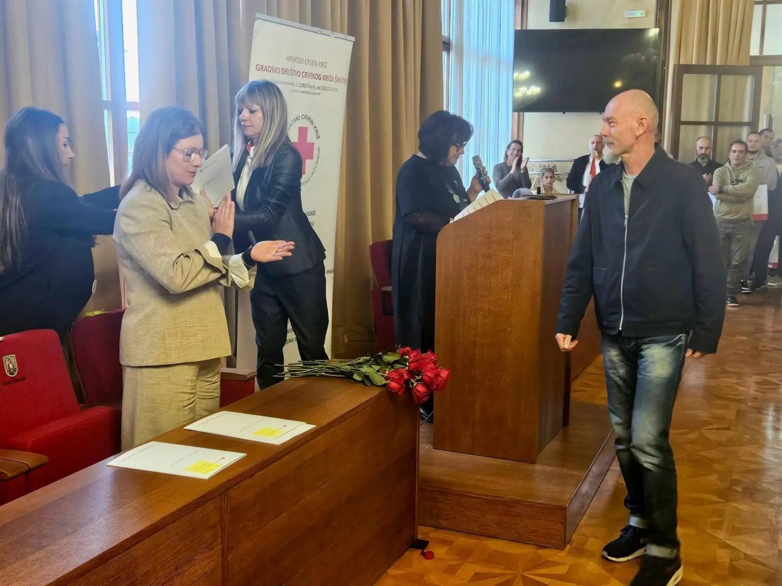 U Šibeniku svečano obilježeno 50 godina organiziranog darivanja krvi uz uručenje zahvalnica jubilarnim darivateljima - Objava.hr 